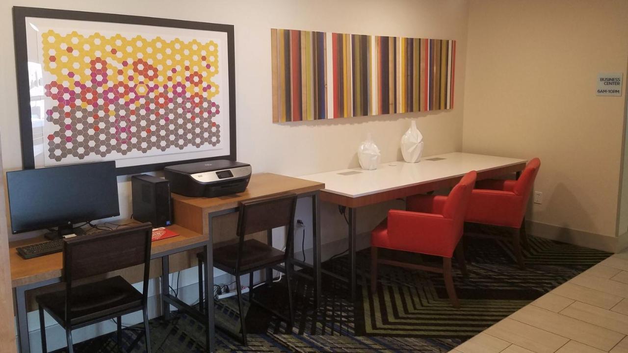 Holiday Inn Express Irwin Pa Tpk Exit 67 By Ihg Ngoại thất bức ảnh