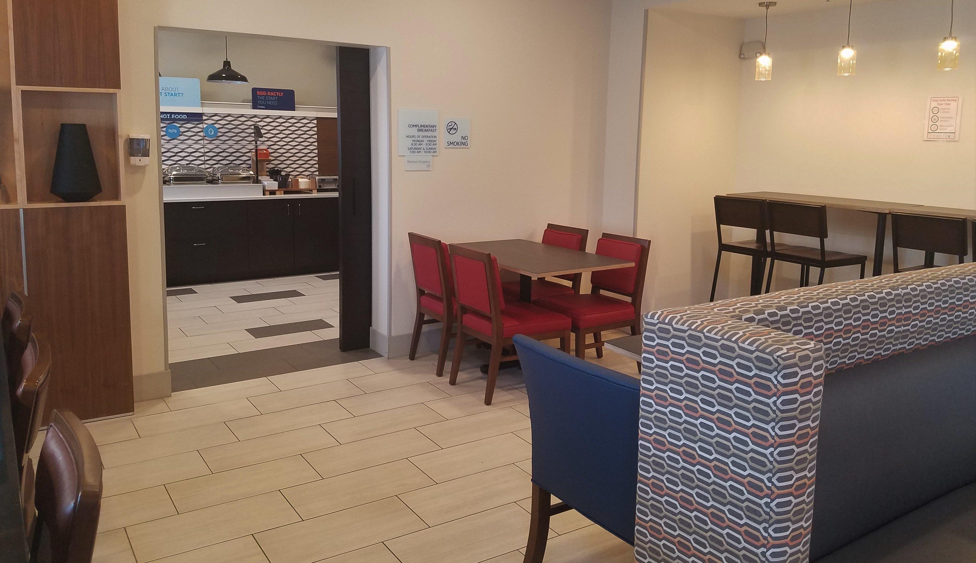 Holiday Inn Express Irwin Pa Tpk Exit 67 By Ihg Ngoại thất bức ảnh