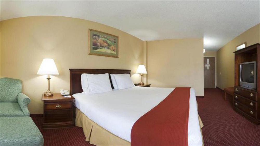 Holiday Inn Express Irwin Pa Tpk Exit 67 By Ihg Ngoại thất bức ảnh