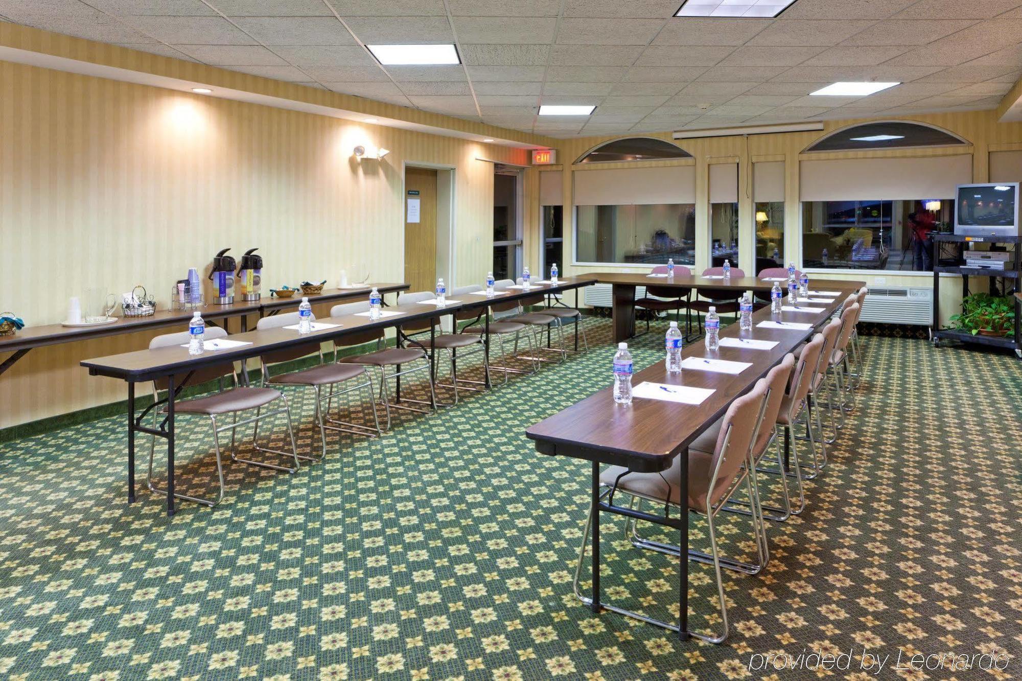 Holiday Inn Express Irwin Pa Tpk Exit 67 By Ihg Ngoại thất bức ảnh