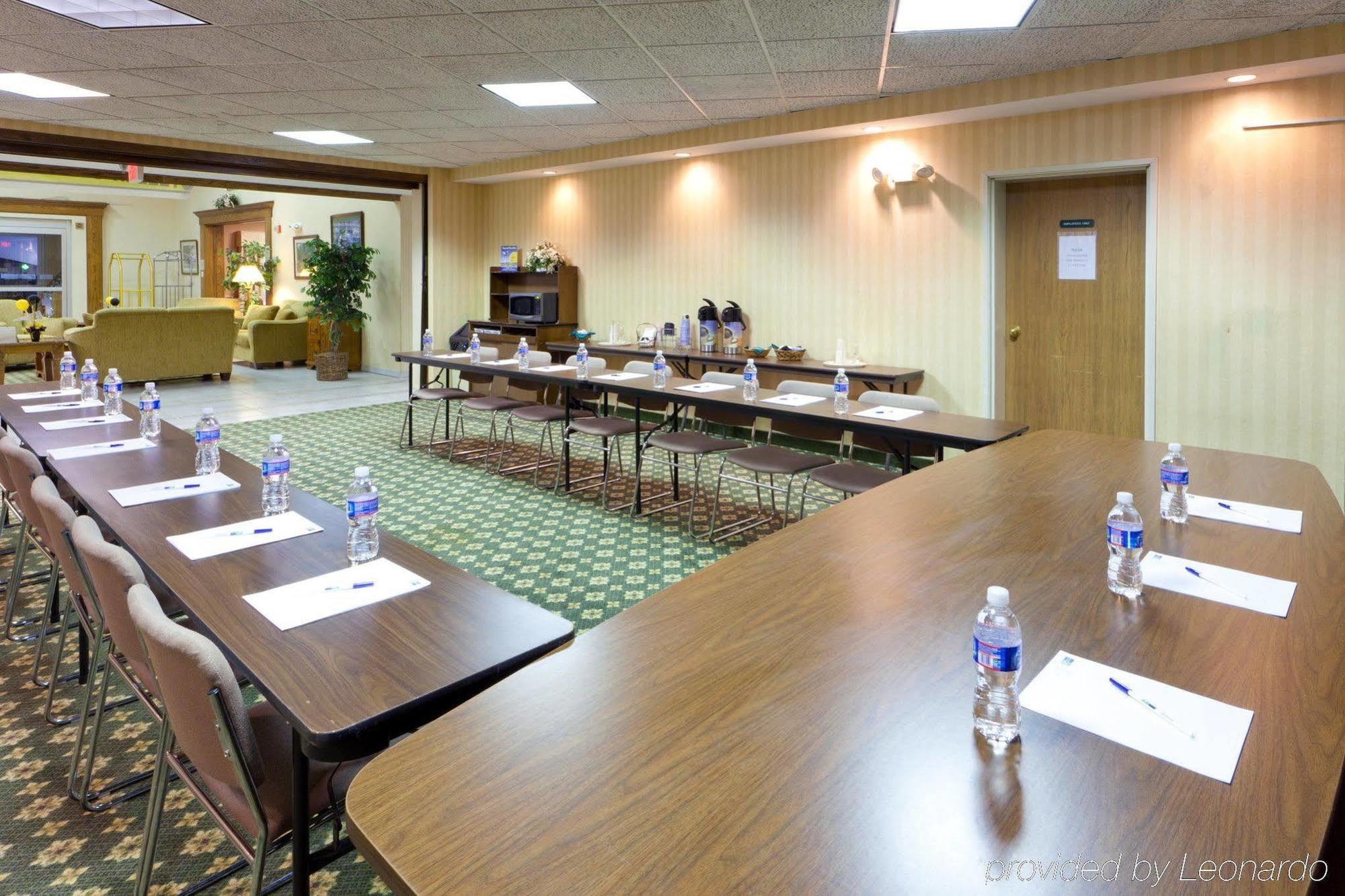 Holiday Inn Express Irwin Pa Tpk Exit 67 By Ihg Ngoại thất bức ảnh