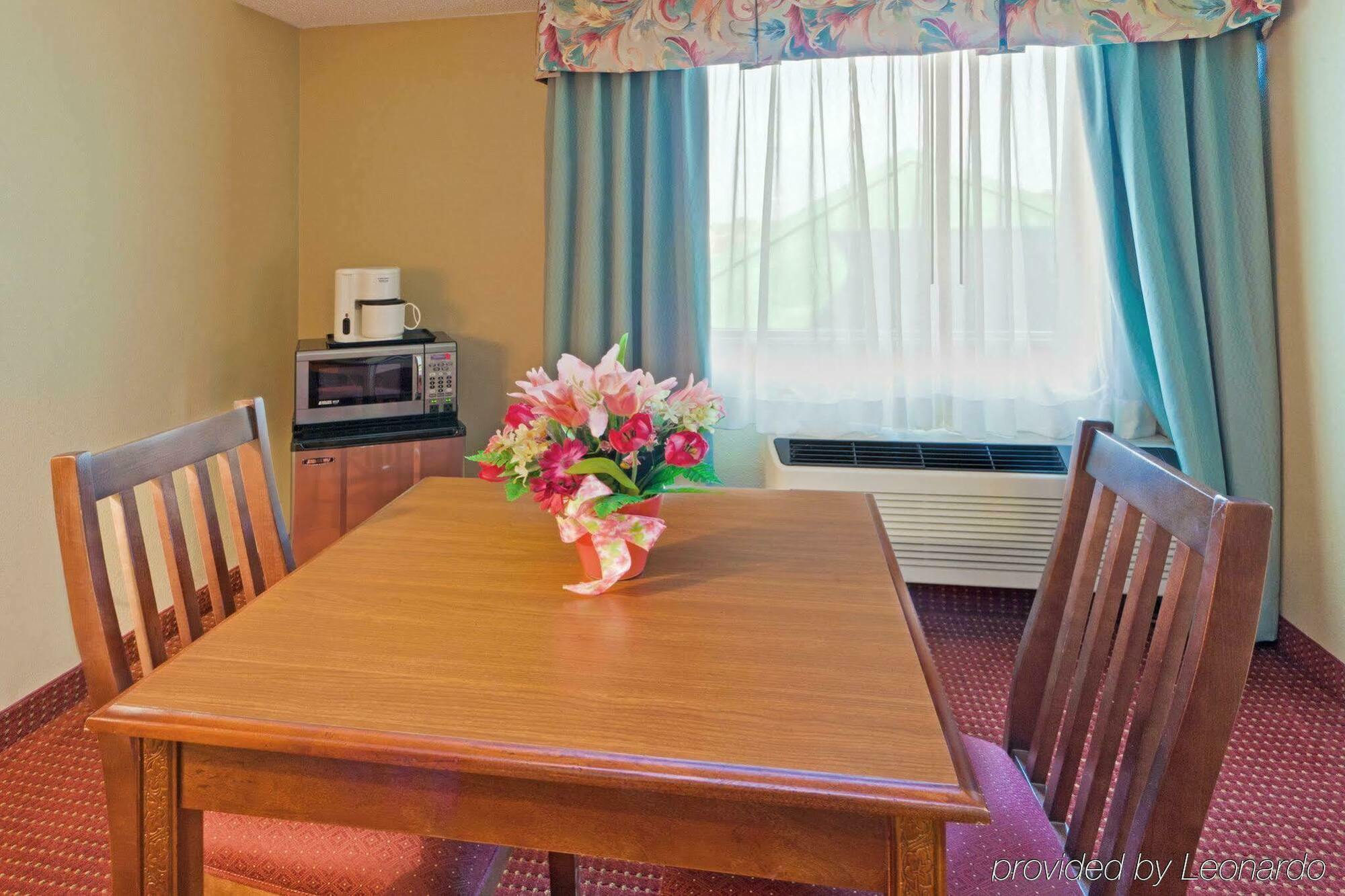 Holiday Inn Express Irwin Pa Tpk Exit 67 By Ihg Ngoại thất bức ảnh